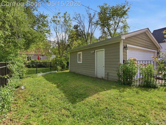 1223 Greenleaf Drive, Royal Oak, MI 48067