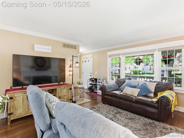 1223 Greenleaf Drive, Royal Oak, MI 48067