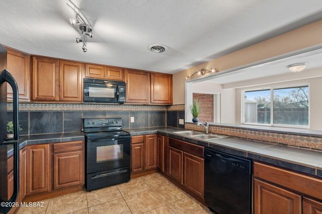 6142 E 20th Street, Tucson, AZ 85711