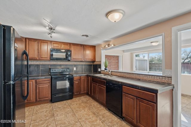 6142 E 20th Street, Tucson, AZ 85711