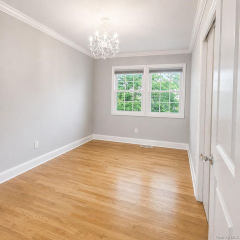 109 Aspen Drive E, Woodbury, NY 11797