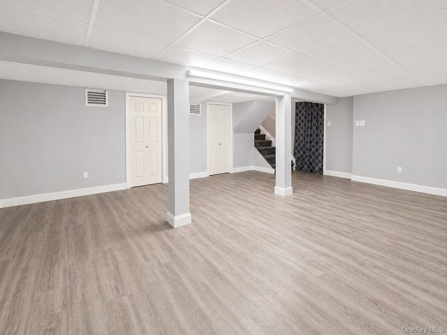109 Aspen Drive E, Woodbury, NY 11797