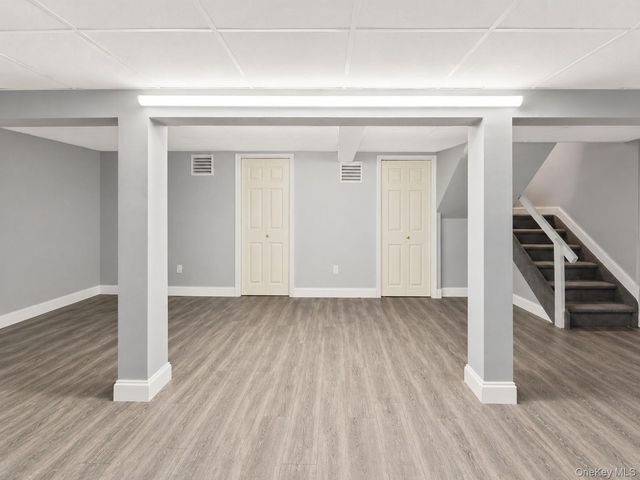 109 Aspen Drive E, Woodbury, NY 11797