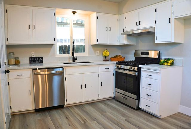 238 W Swift Avenue, Clovis, CA 93612