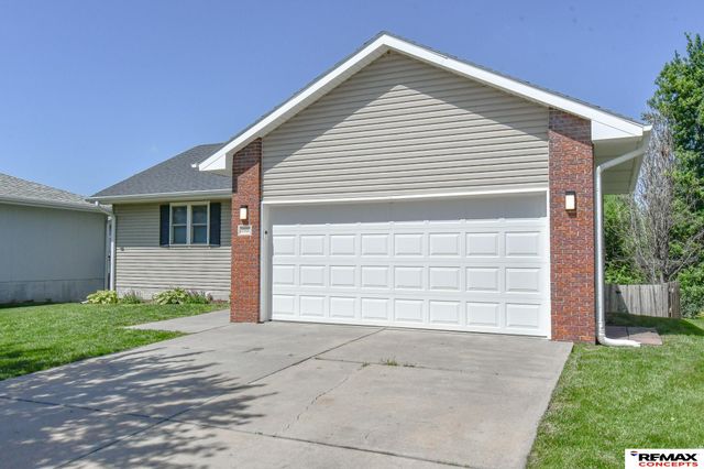 1601 SW 25 Street, Lincoln, NE 68522