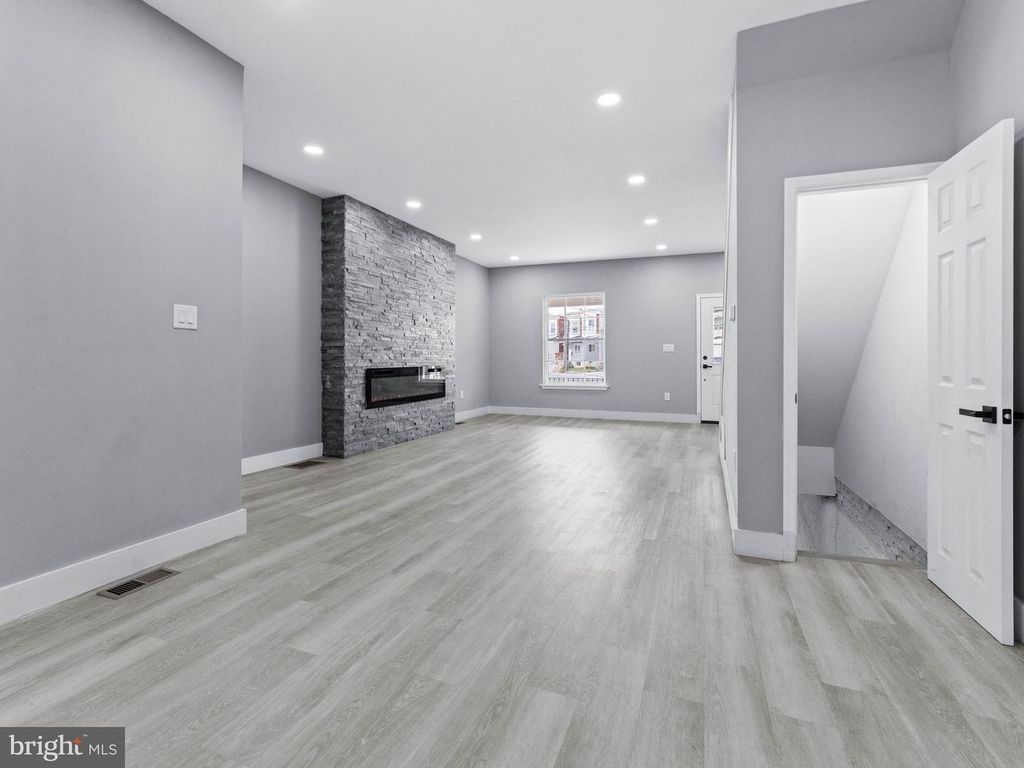19 S 6TH ST, Darby, PA 19023 — photo 2