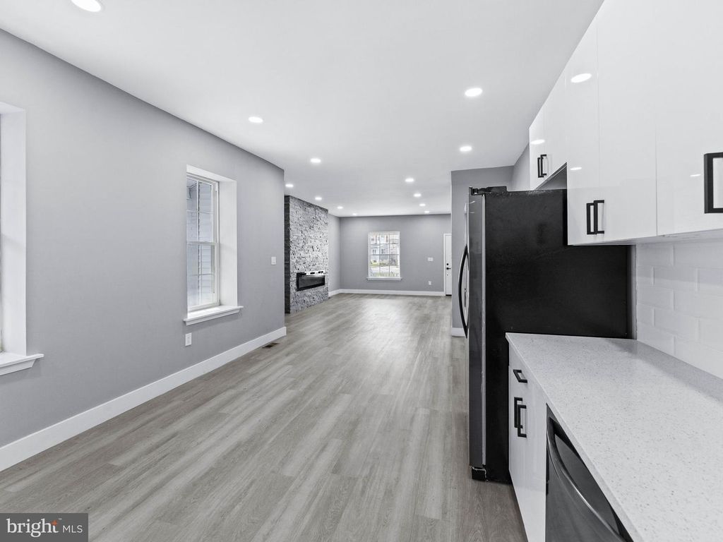 19 S 6TH ST, Darby, PA 19023 — photo 3