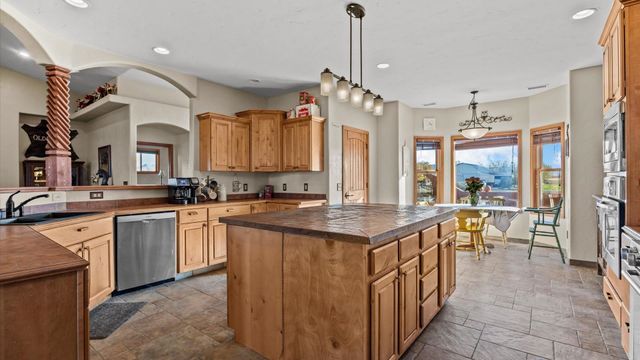 1633 Campfire Court, Loma, CO 81524