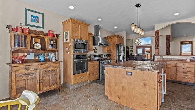 1633 Campfire Court, Loma, CO 81524