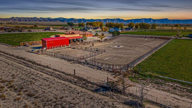 1633 Campfire Court, Loma, CO 81524