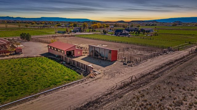 1633 Campfire Court, Loma, CO 81524