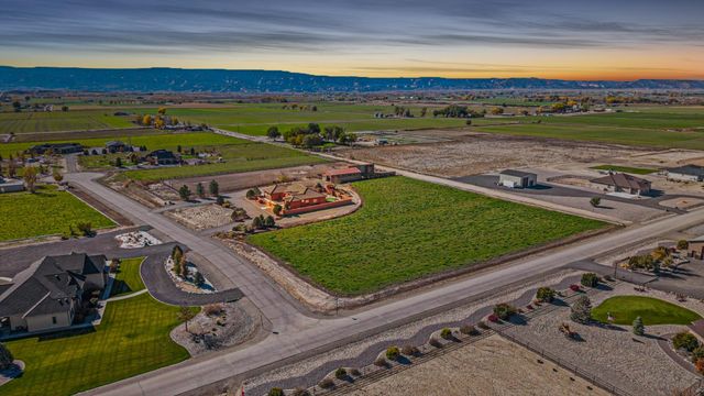 1633 Campfire Court, Loma, CO 81524