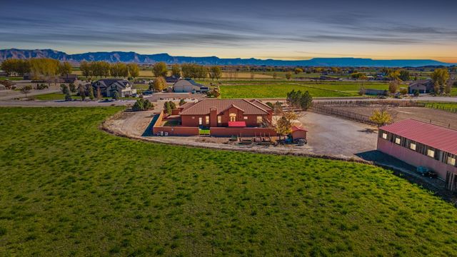 1633 Campfire Court, Loma, CO 81524
