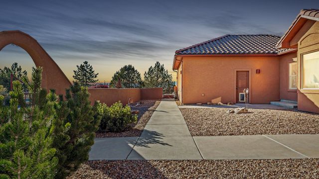 1633 Campfire Court, Loma, CO 81524
