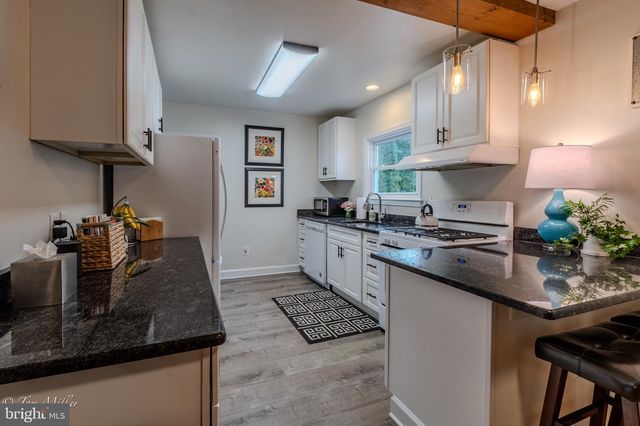 418 RANGE RD, Baltimore, MD 21204