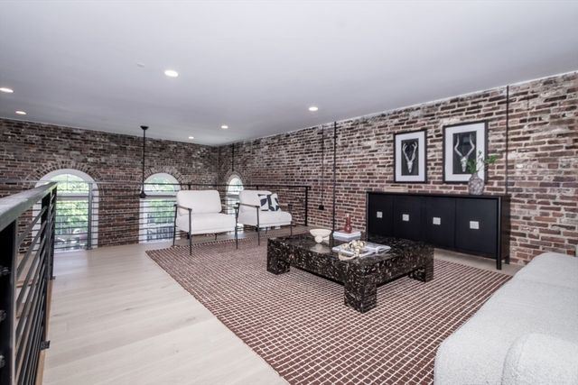 34 Salem 201, Medford, MA 02155