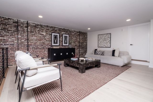 34 Salem 201, Medford, MA 02155