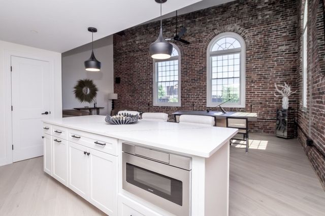 34 Salem 201, Medford, MA 02155