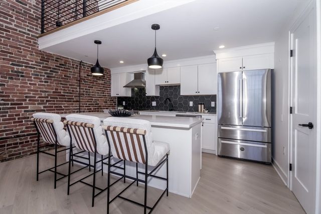 34 Salem 201, Medford, MA 02155