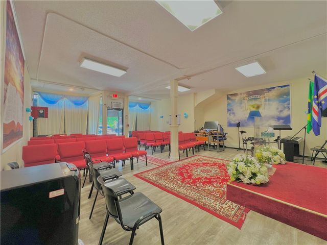 559 Branch Avenue, Providence, RI 02904