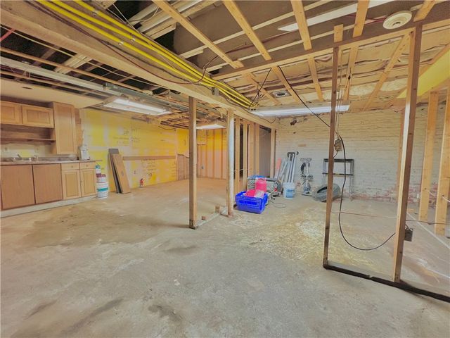 559 Branch Avenue, Providence, RI 02904