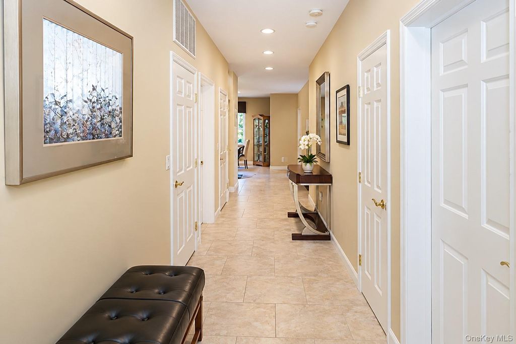 581 Verona Drive, Melville, NY 11747 — photo 3