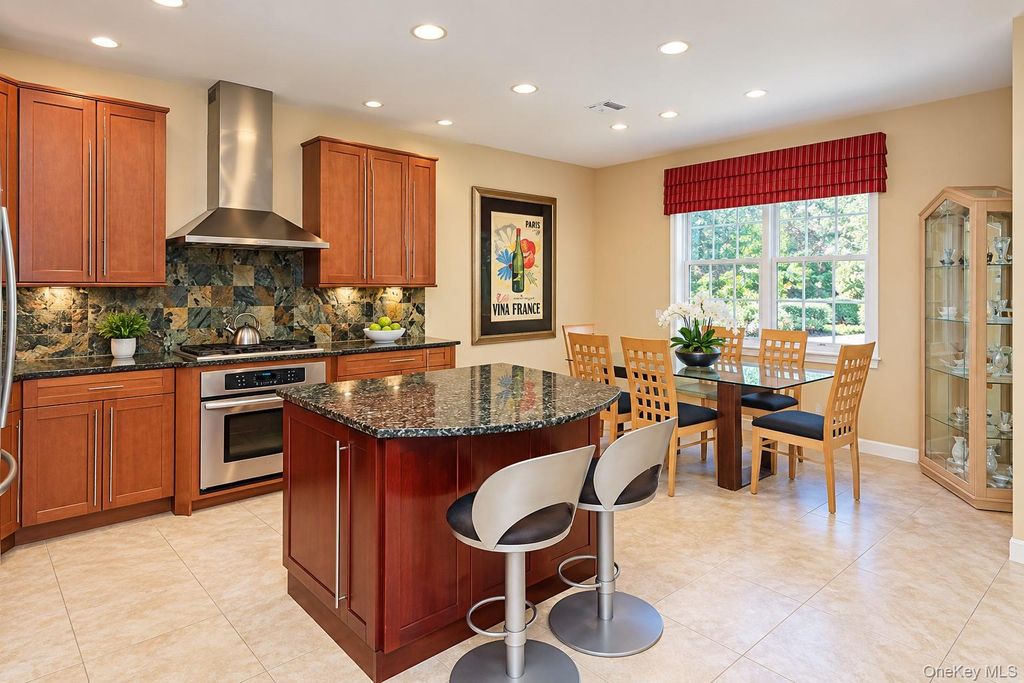 581 Verona Drive, Melville, NY 11747 — photo 5