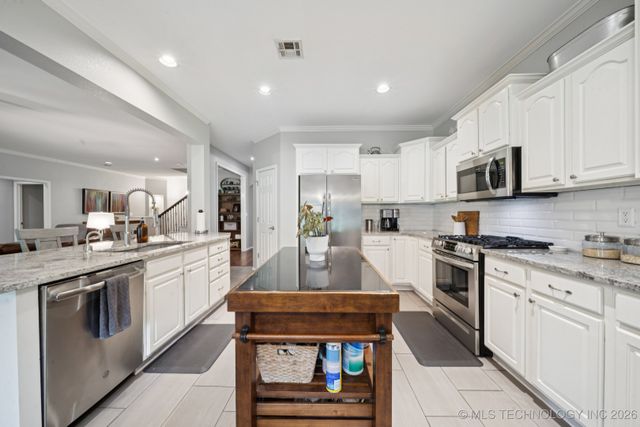 701 E 119th Street, Jenks, OK 74037