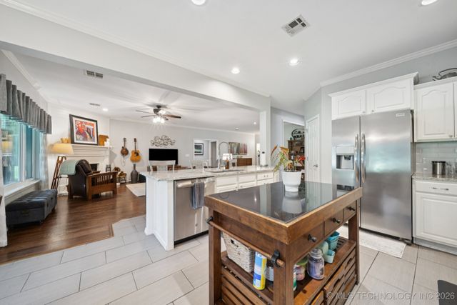 701 E 119th Street, Jenks, OK 74037