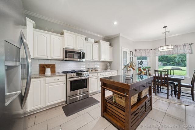 701 E 119th Street, Jenks, OK 74037