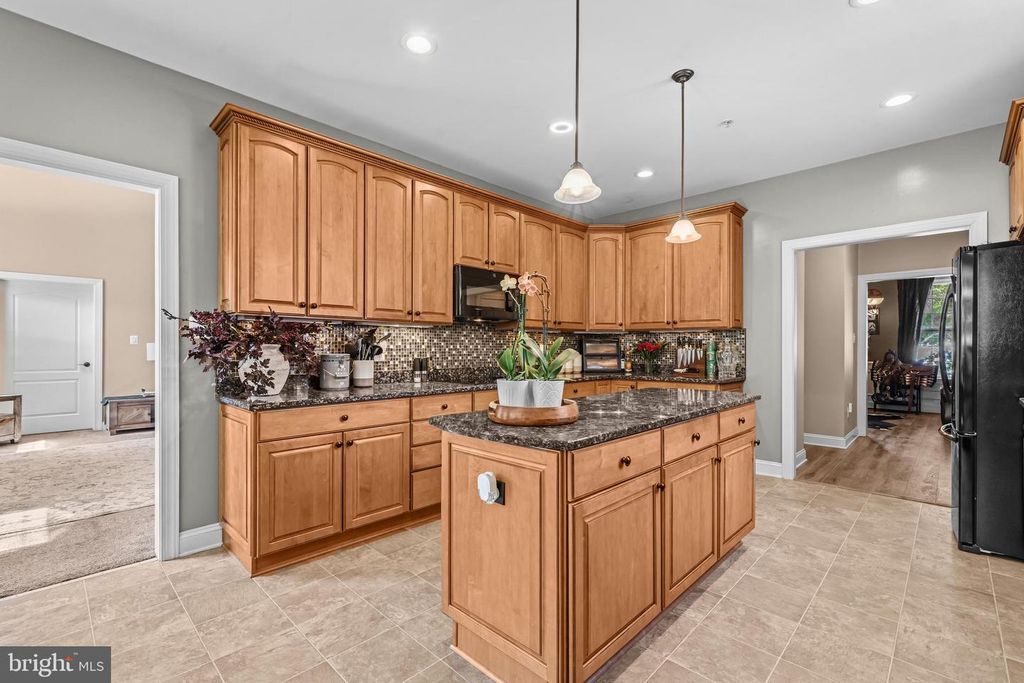 Image 10 of property listing at 43535 ABIS ST, Hollywood, MD 20636