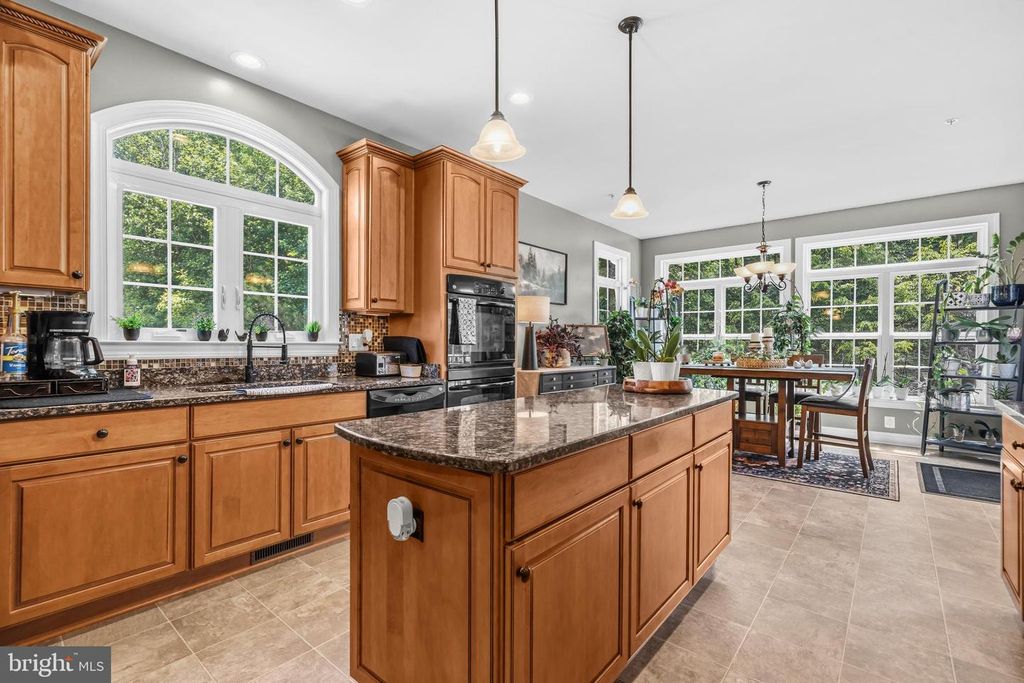 Image 12 of property listing at 43535 ABIS ST, Hollywood, MD 20636