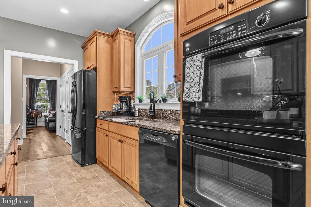 Image 14 of property listing at 43535 ABIS ST, Hollywood, MD 20636