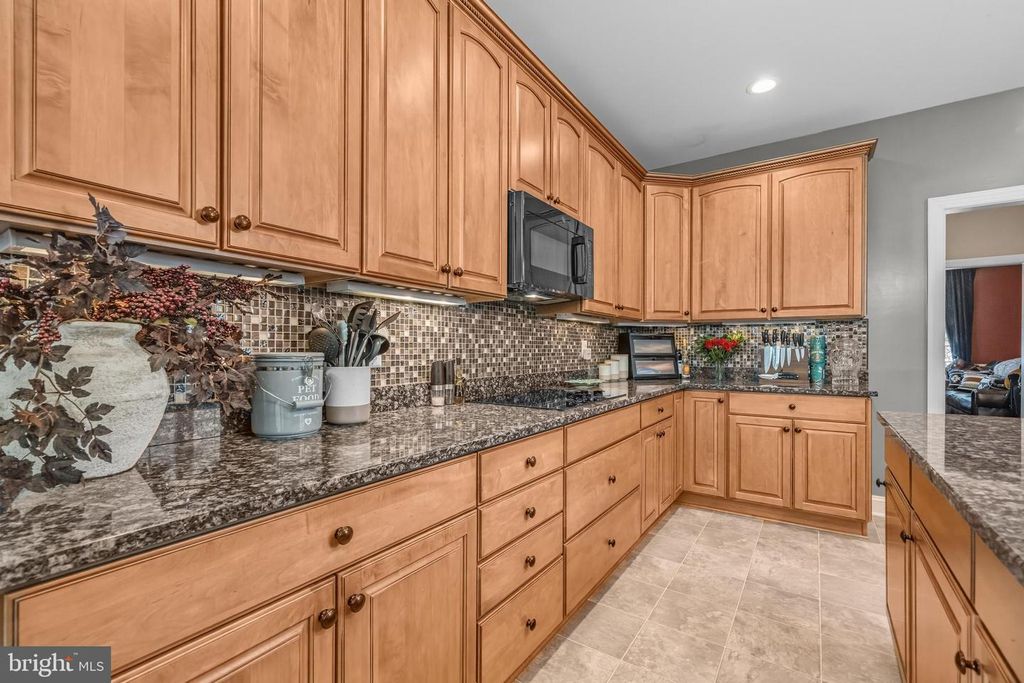 Image 15 of property listing at 43535 ABIS ST, Hollywood, MD 20636