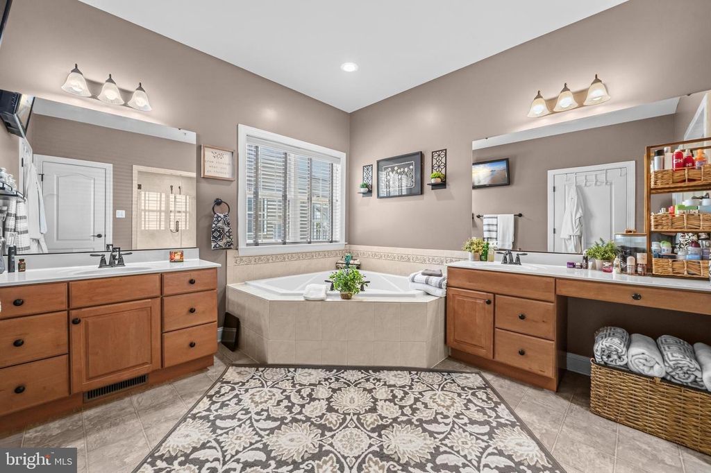 Image 29 of property listing at 43535 ABIS ST, Hollywood, MD 20636