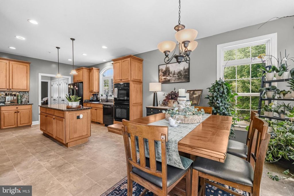 Image 8 of property listing at 43535 ABIS ST, Hollywood, MD 20636