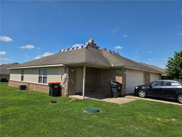 1041 Remington Drive, Springdale, AR 72764