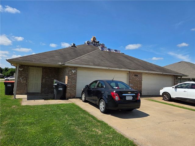 1041 Remington Drive, Springdale, AR 72764
