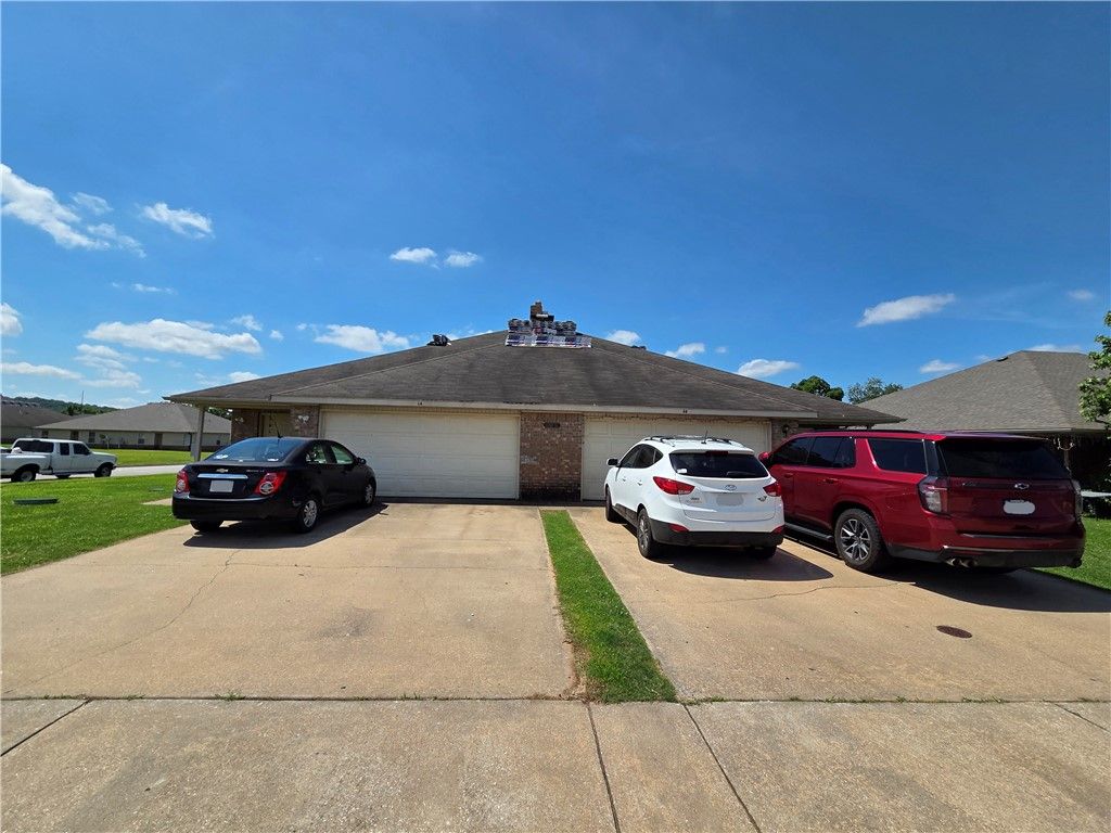 1041 Remington Drive, Springdale, AR 72764