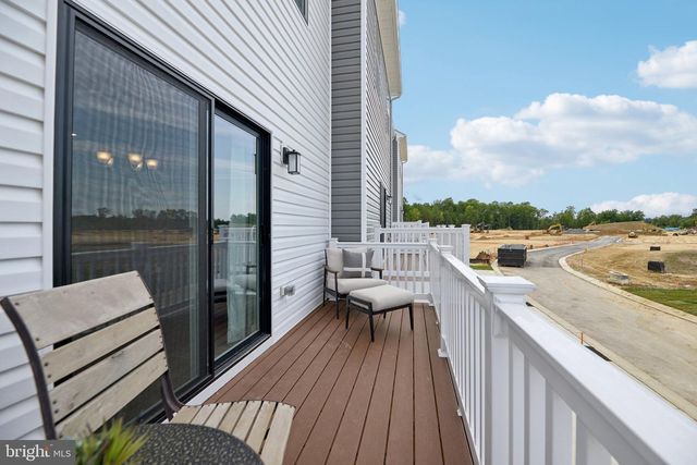 1562 BEANSTALK DR, Frederick, MD 21703