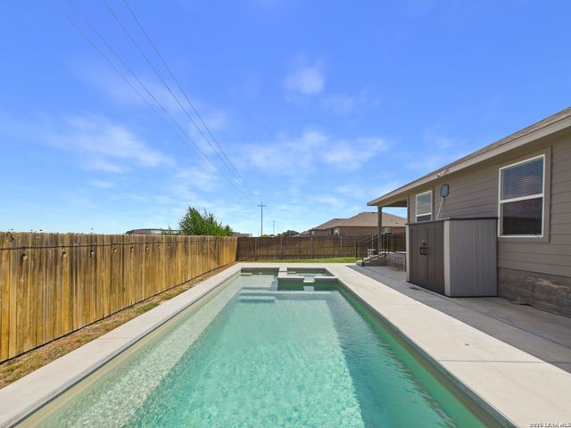 984 Amble Oak, Seguin, TX 78155