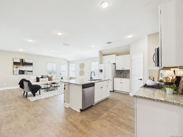 984 Amble Oak, Seguin, TX 78155