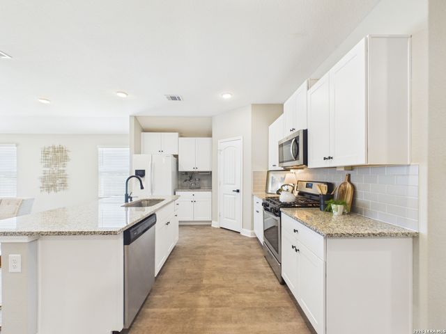 984 Amble Oak, Seguin, TX 78155