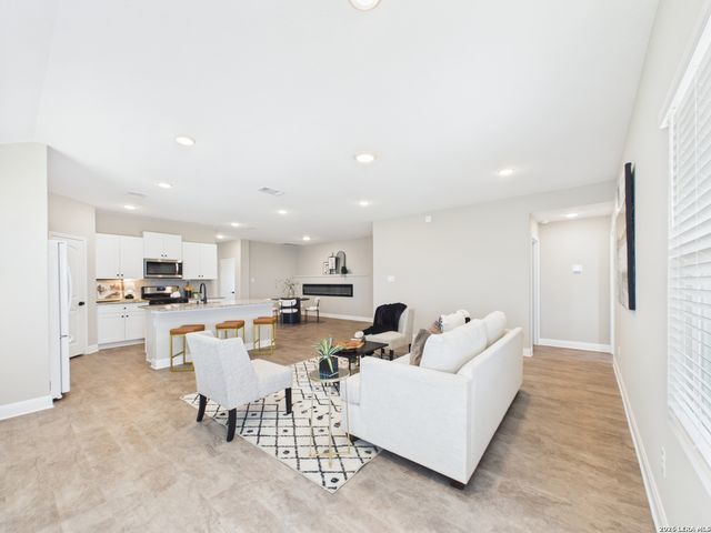 984 Amble Oak, Seguin, TX 78155