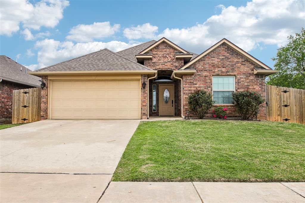 846 SW 14th Street, Moore, OK 73160