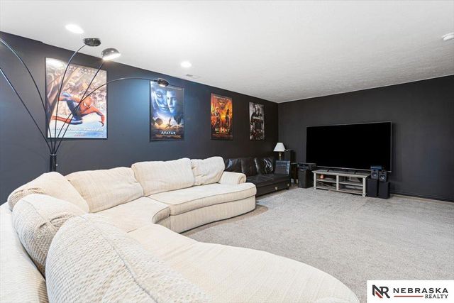 18402 Polk Street, Omaha, NE 68135