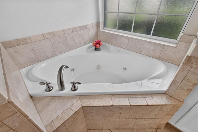 12037 EAGLE POINT CT, Leesburg, FL 34788