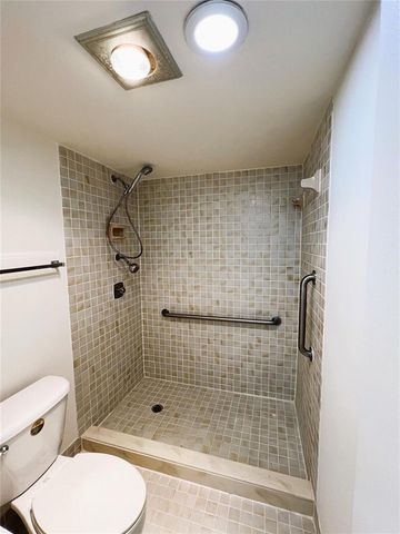 3303 Aruba Way E-4, Coconut Creek, FL 33066