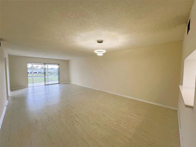 3303 Aruba Way E-4, Coconut Creek, FL 33066