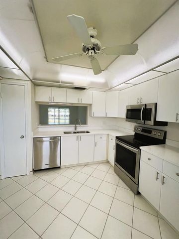 3303 Aruba Way E-4, Coconut Creek, FL 33066